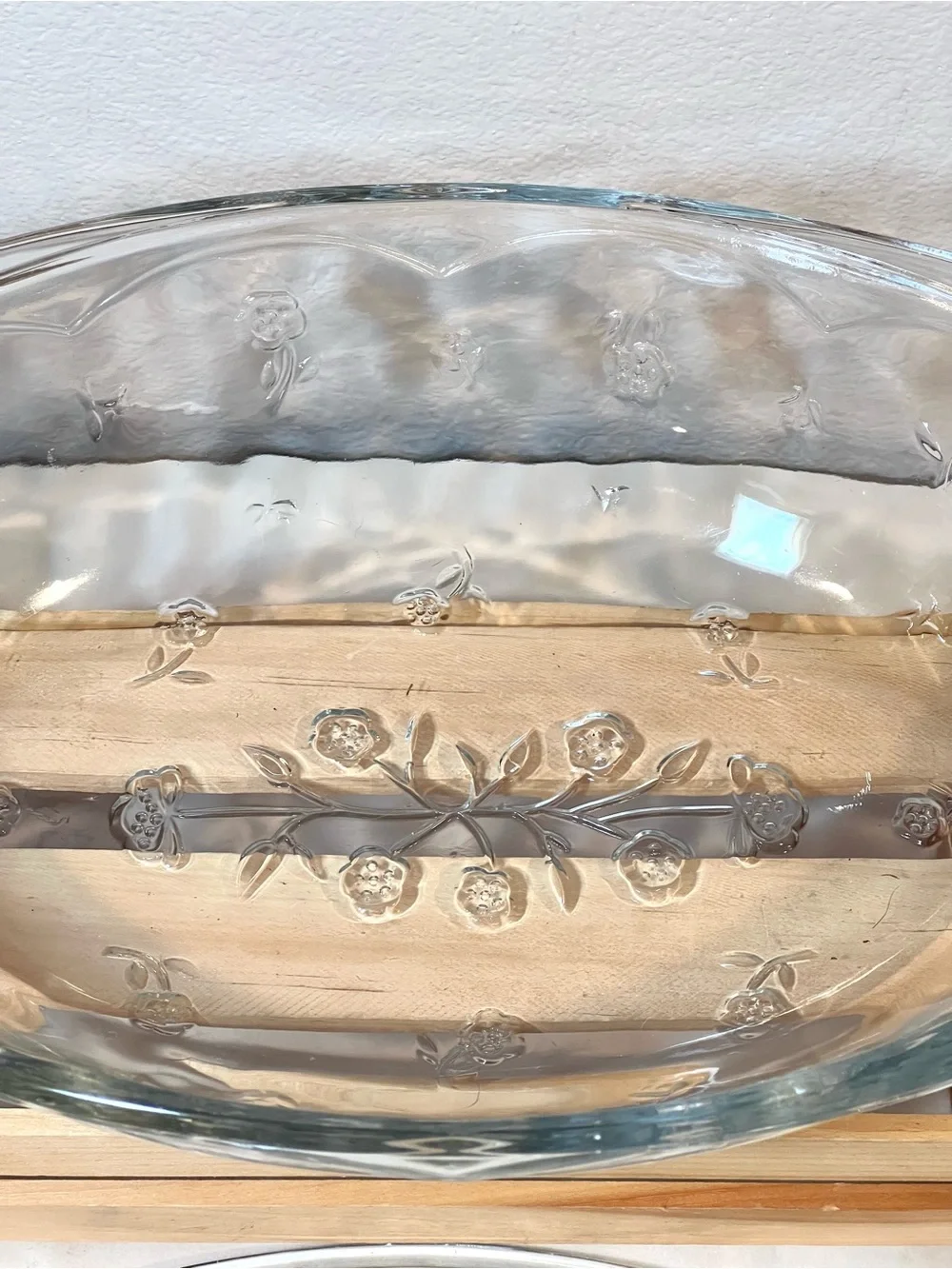 Anchor Hocking “Savannah” Clear Glass Lidded 2-Qt Casserole Dish | Embossed
